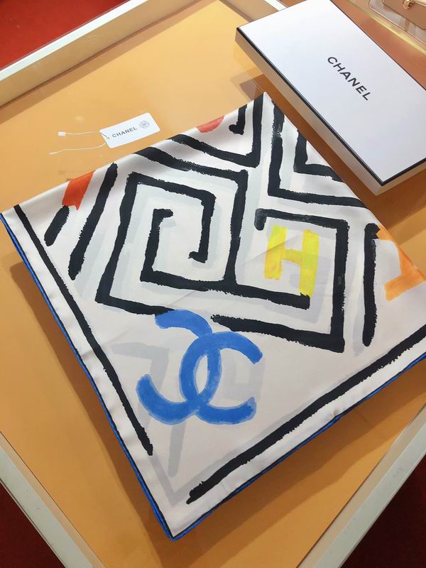 Chanel silk scarf 90X90cm E17 (1)